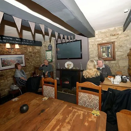 The Bruce Arms Herberg 2*